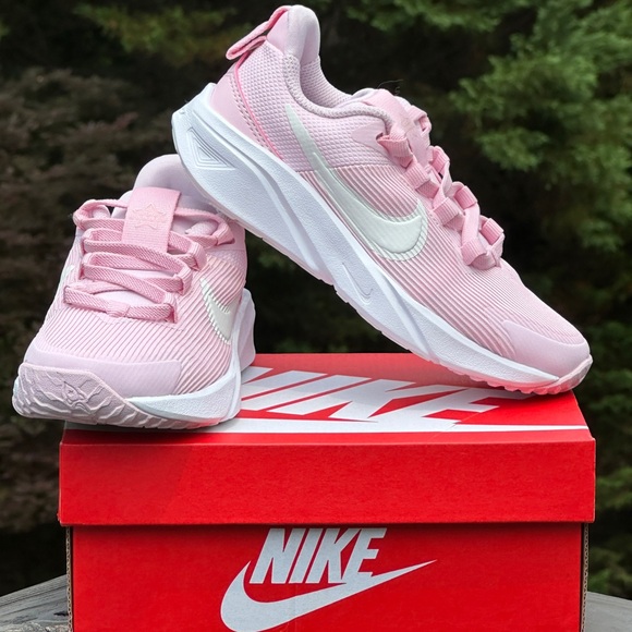 NEW Nike Little Kid Pink Star Runner NN Casual Sneaker Youth